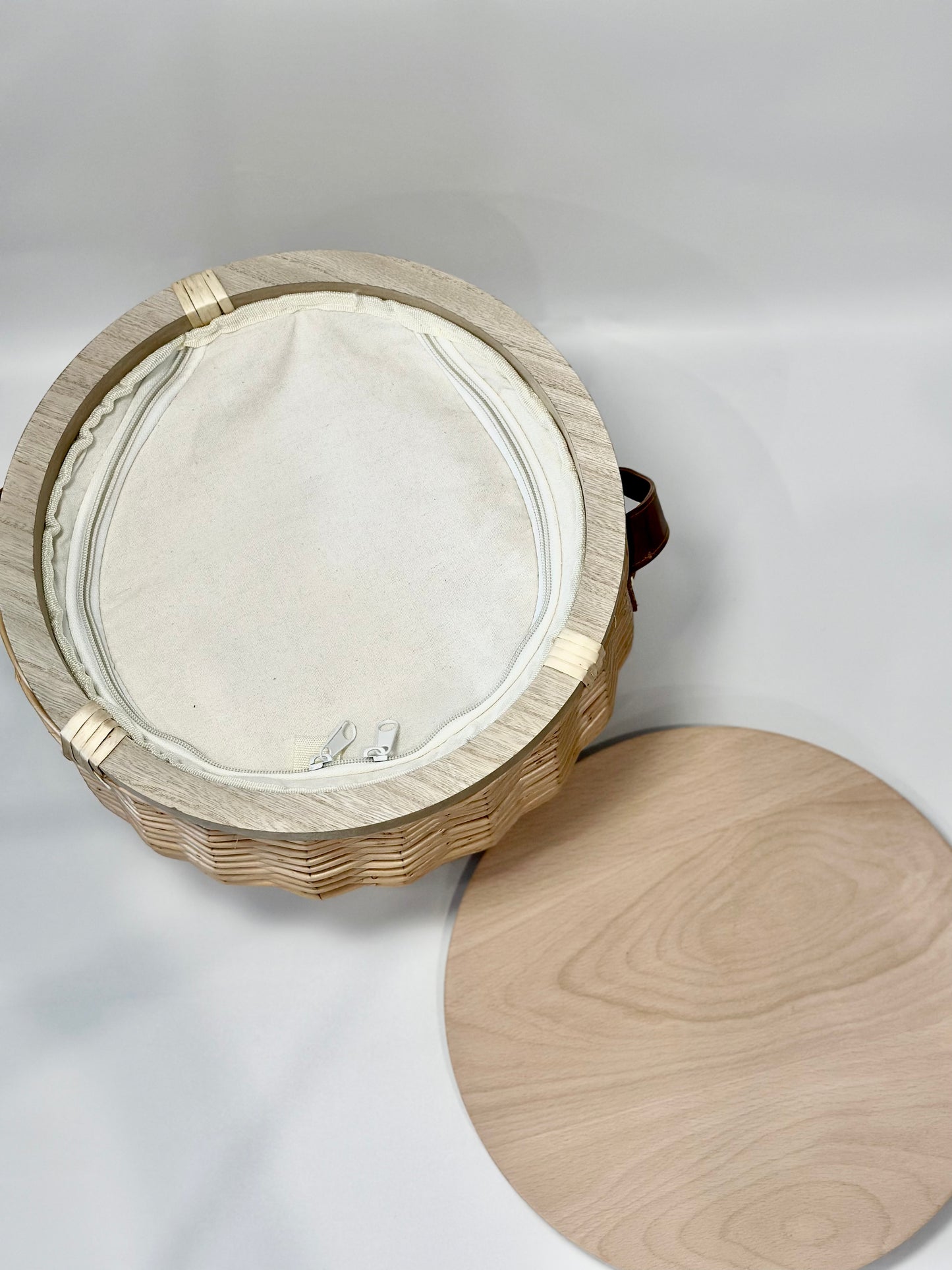 Wicker Picnic Basket with Round Lid